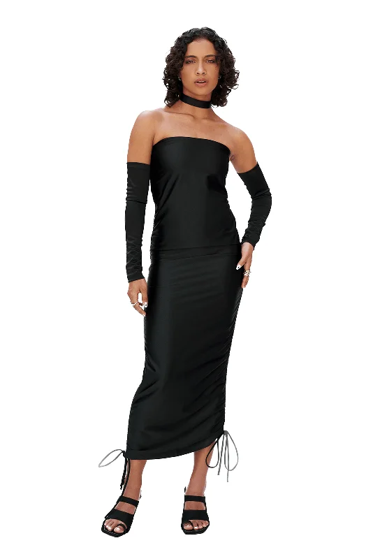 BLACK STRAPLESS MAXI DRESS Elegant Maxi Dress with Belt