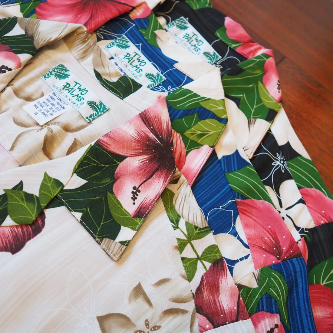 Vintage Aloha Cream Hawaiian Rayon Shirt Fashionable Draped Short Sleeve