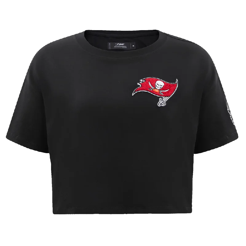 NFL TAMPA BAY BUCCANEERS CLASSIC WOMEN'S SJ BOXY TEE (BLACK) Welt Pockets Slit Pockets Flap Pockets NFL TAMPA BAY BUCCANEERS CLASSIC WOMEN'S SJ BOXY TEE (BLACK) Welt Pockets Slit Pockets Flap Pockets