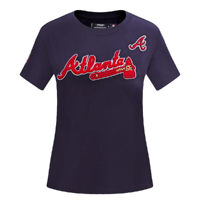 MLB ATLANTA BRAVES CLASSIC WOMEN'S SJ SLIM FIT TEE (MIDNIGHT NAVY) Front Pockets Side Pockets Patch Pockets MLB ATLANTA BRAVES CLASSIC WOMEN'S SJ SLIM FIT TEE (MIDNIGHT NAVY) Front Pockets Side Pockets Patch Pockets