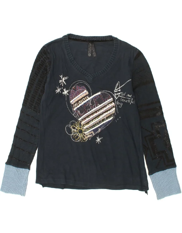 DESIGUAL Womens Graphic V-Neck Jumper Sweater UK 18 XL Navy Blue Heart Notch Collar Peter Pan Collar Cowl Neck DESIGUAL Womens Graphic V-Neck Jumper Sweater UK 18 XL Navy Blue Heart Notch Collar Peter Pan Collar Cowl Neck