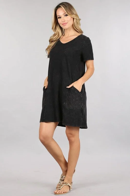 Chatoyant Mineral Wash Pocket Dress Black