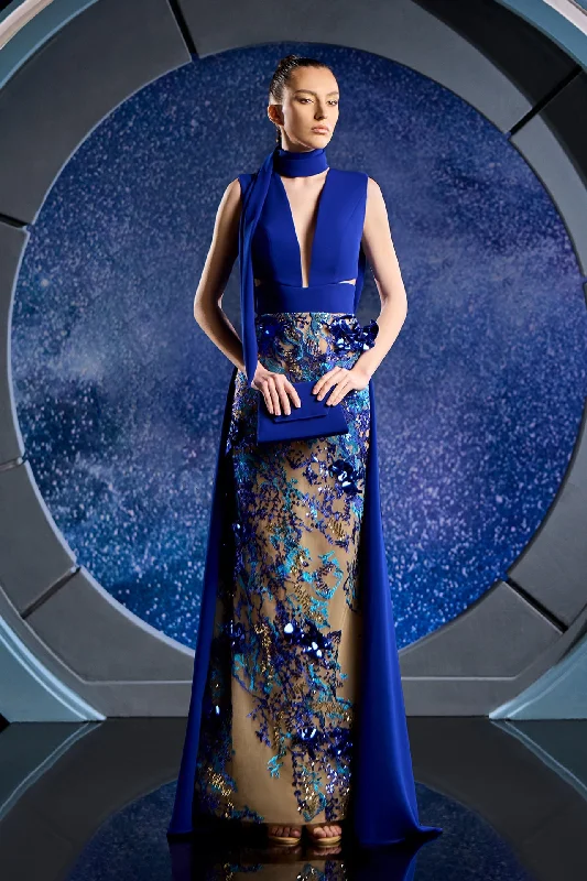 Plunging neckline crepe dress with embroidery