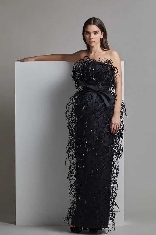 Strapless gown with feathers