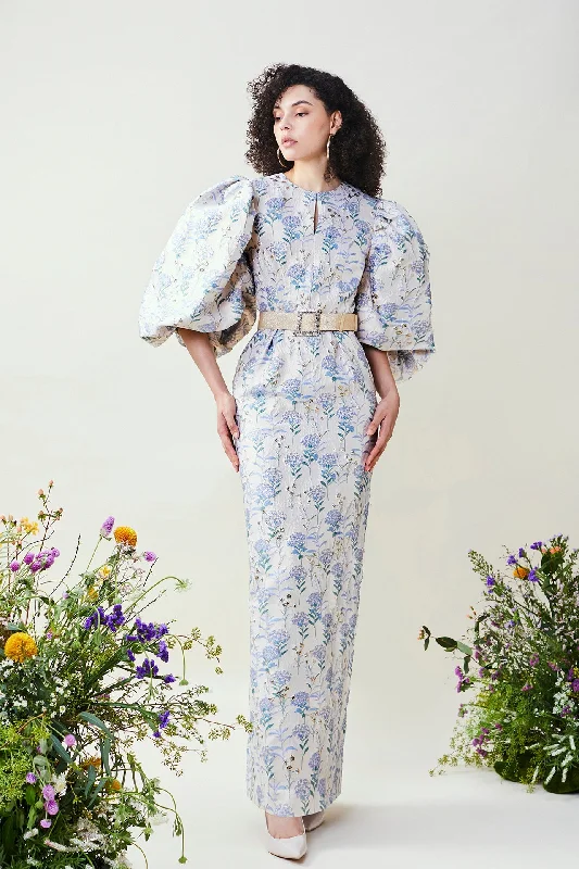 Voluminous sleeves brocade dress